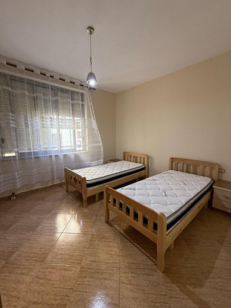Tirane, jepet me qera apartament 2+1 Kati 5, 115 m² 600 € (Rruga e Kosovareve)