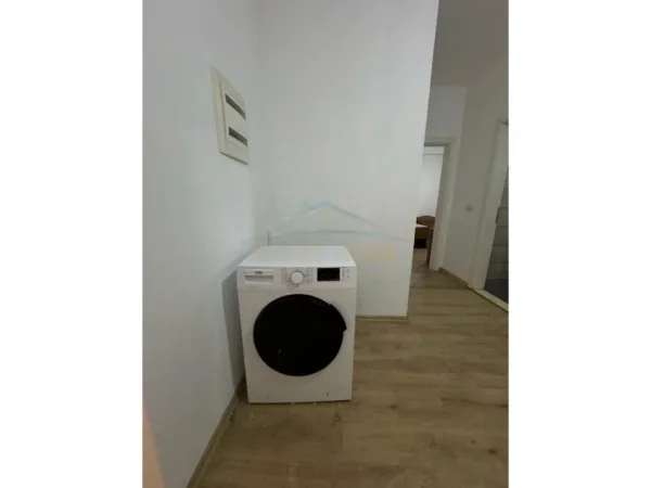 Shitet, Apartament 2+1, Kompleksi Tom Doshit, Tirane.