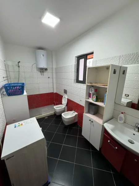 Tirane, jepet me qera Vile 2+1 Kati 2, 90 m² 500 € (Jepet Super Shtepia 2+1 Ne Don Bosko.)