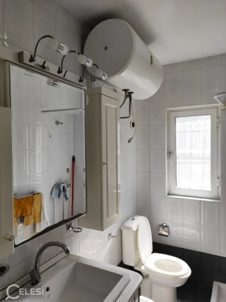 Tirane, jepet me qera apartament 2+1+Ballkon Kati 5, 75 m² 700 € (MYSLYM SHYRI)