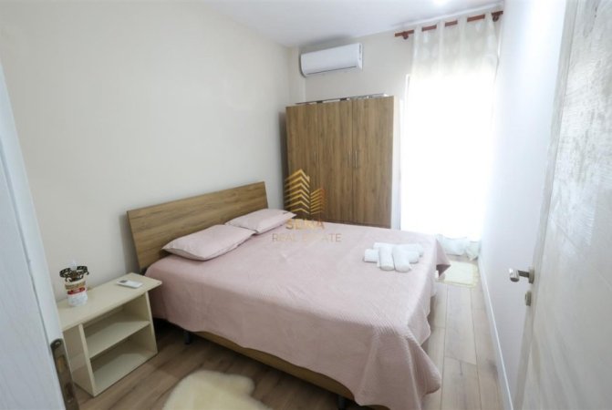 Tirane, jepet me qera apartament 1+1+Ballkon Kati 4, 57 m² 350 € (Rruga Aleksander Konda)