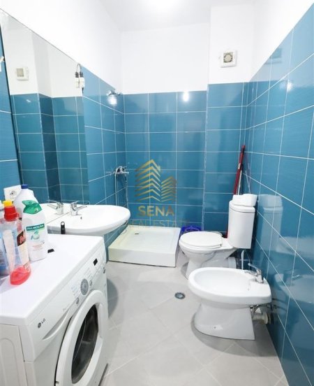 Tirane, jepet me qera apartament 1+1+Ballkon Kati 4, 57 m² 350 € (Rruga Aleksander Konda)