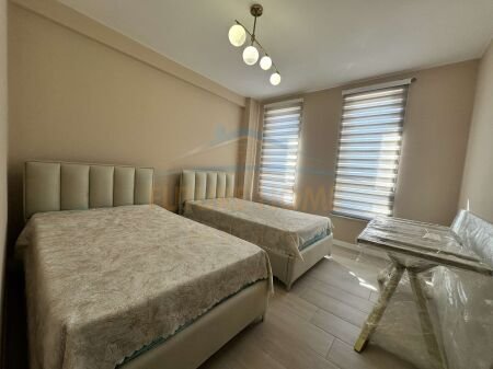 Tirane, jepet me qera apartament 2+1 , 106 m² 550€ (YZBERISHT)