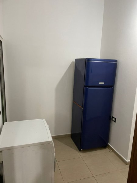 Tirane, jepet me qera shtepi 1+1+Ballkon Kati 1, 50 m² 330 € (Nenstacioni Elektrik ,Rruga Havzi Nela)