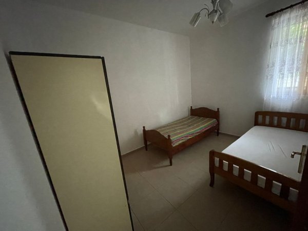 Tirane, jepet me qera shtepi 1+1+Ballkon Kati 1, 50 m² 330 € (Nenstacioni Elektrik ,Rruga Havzi Nela)