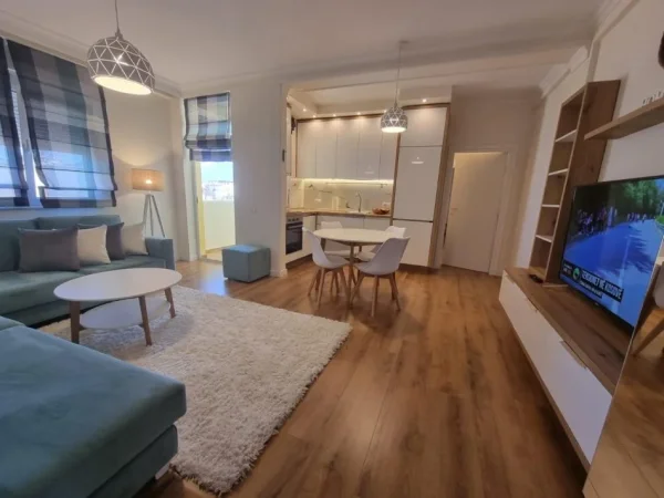 Tirane, jepet me qera apartament 1+1 Kati 7, 70 m² 550 € (Zogu i zi)
