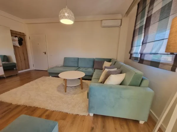 Tirane, jepet me qera apartament 1+1 Kati 7, 70 m² 550 € (Zogu i zi)