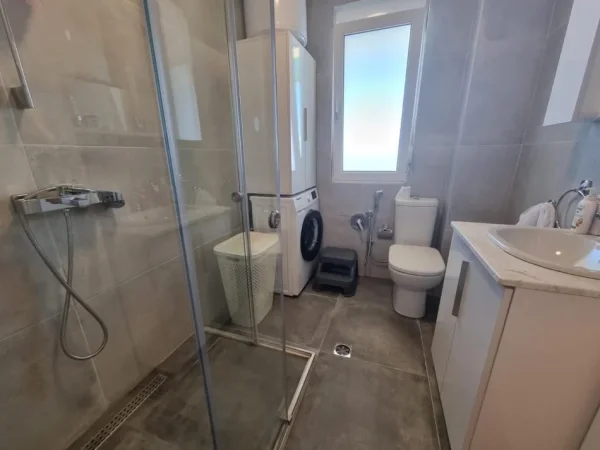 Tirane, jepet me qera apartament 1+1 Kati 7, 70 m² 550 € (Zogu i zi)