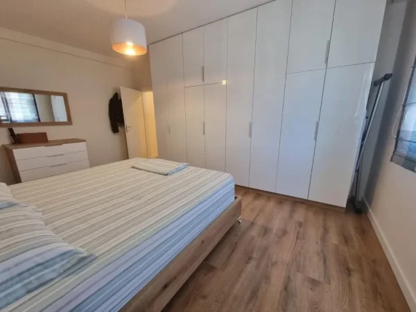 Tirane, jepet me qera apartament 1+1 Kati 7, 70 m² 550 € (Zogu i zi)