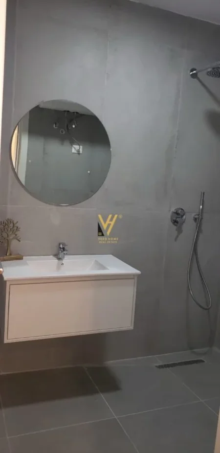 Tirane, jepet me qera zyre Kati 3, 90 m² 600 € (BLLOK)