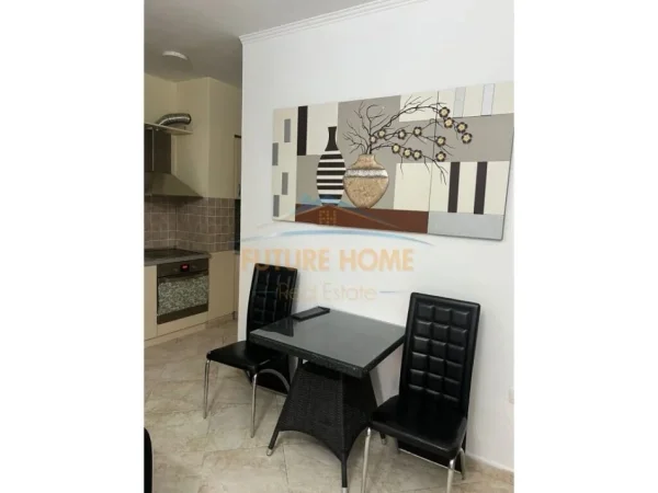 Tirane, jepet me qera garsonier 1+1 Kati 3, 40 m² 500 € (rruga e barrikadave)