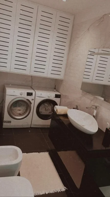 Vlore, shitet shtepi 2+1+Ballkon , 500 m² (Vlore)