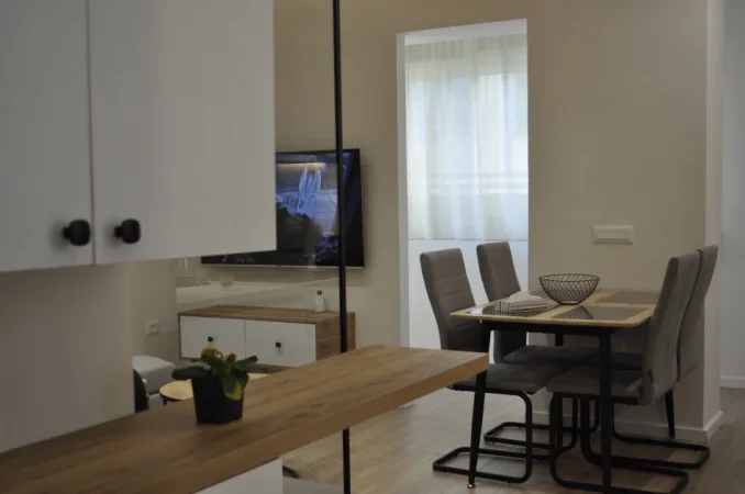 Tirane, jepet me qera apartament 2+1+Ballkon Kati 3, 60 m² 60 € (Bulevardi Bajram Curri)