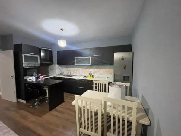 Tirane, shitet apartament 2+1 Kati 3, 99 m² 150.000 € (bulevardi migjeni)