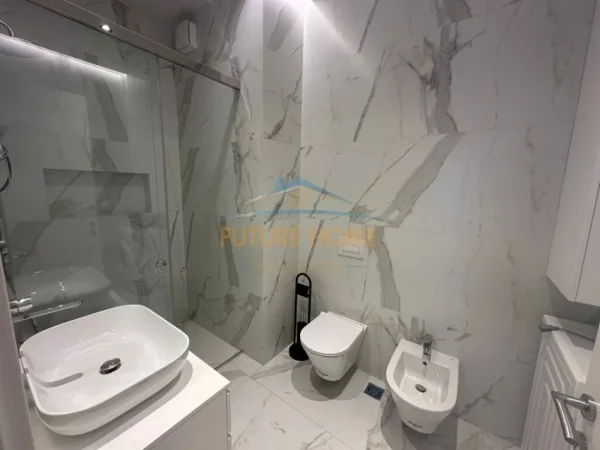 Tirane, jepet me qera apartament 2+1 Kati 5, 122 m² 1.200 € (kompleksi delijorgji)