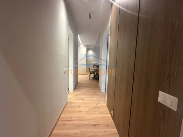 Tirane, jepet me qera apartament 2+1 Kati 5, 122 m² 1.200 € (kompleksi delijorgji)