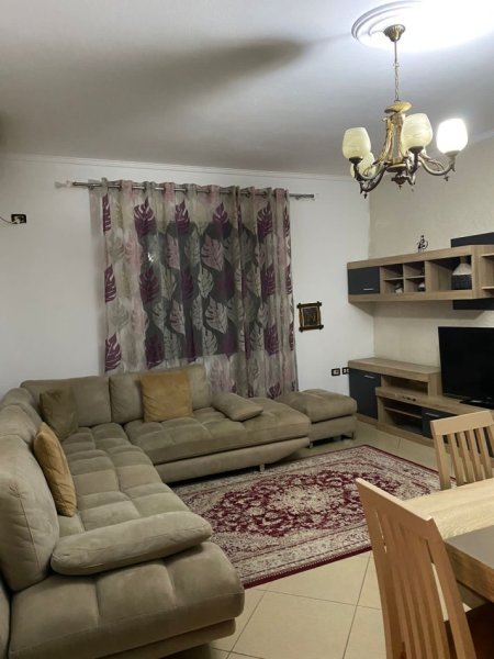 Tirane, jepet me qera apartament 2+1+Ballkon Kati 2, 100 m² 500 € (Don Bosko prane restorant gjeli)