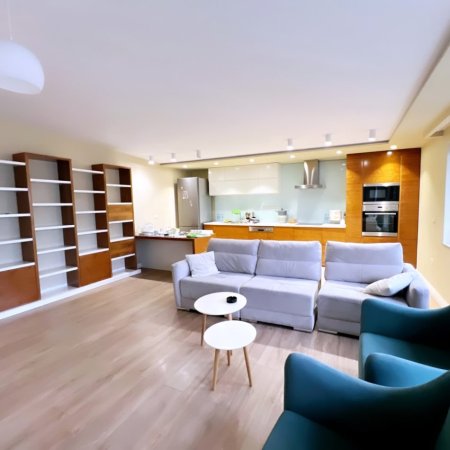 Tirane, shitet apartament 3+1 , 175 m² (Liqeni i Thate)