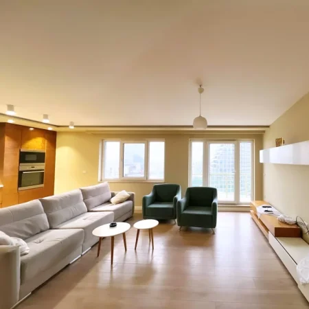 Tirane, shitet apartament 3+1 , 175 m² (Liqeni i Thate)