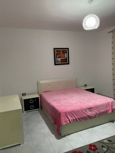 Tirane, jepet me qera apartament 2+1+Ballkon Kati 2, 100 m² 500 € (Don Bosko prane restorant gjeli)