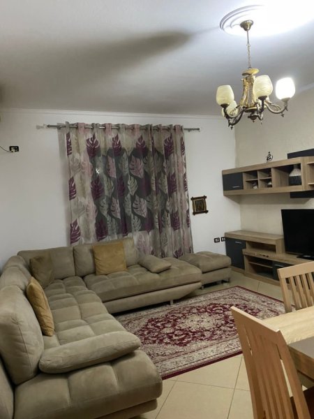 Tirane, jepet me qera apartament 2+1+Ballkon Kati 2, 100 m² 500 € (Don Bosko prane restorant gjeli)
