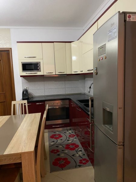 Tirane, jepet me qera apartament 2+1+Ballkon Kati 2, 100 m² 500 € (Don Bosko prane restorant gjeli)