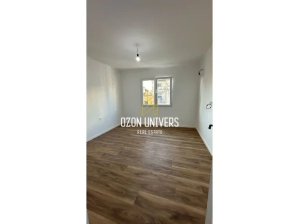 Tirane, shitet apartament 2+1+Ballkon Kati 4, 75 m² 148.000 € (Ish Parku, Rruga e Kavajës)