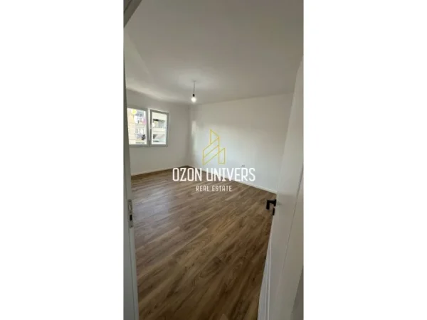 Tirane, shitet apartament 2+1+Ballkon Kati 4, 75 m² 148.000 € (Ish Parku, Rruga e Kavajës)