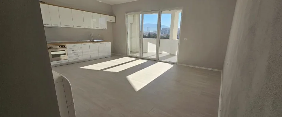 Tirane, jepet me qera apartament 2+1+Aneks+Ballkon Kati 1, 104 m² 625 € (kompleksi river residence)