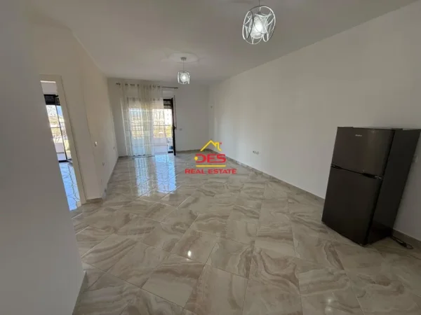 Vlore, shitet apartament 2+1+Ballkon Kati 2, 96 m² 120.000 € (Rruga Gjergj Kastrioti)