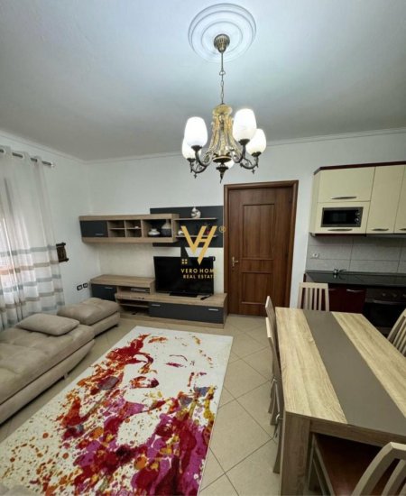 Tirane, jepet me qera apartament 2+1+Ballkon Kati 2, 90 m² 500 € (DON BOSKO)