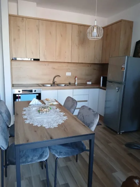 Tirane, jepet me qera apartament 1+1 Kati 2, 60 m² 550 € (Don Bosko)