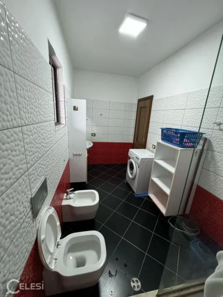 Tirane, jepet me qera apartament 2+1+Ballkon Kati 2, 90 m² 500 € (DON BOSKO)