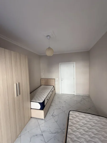 Tirane, jepet me qera apartament 2+1 Kati 4, 100 m² 450 € (ASTIR)