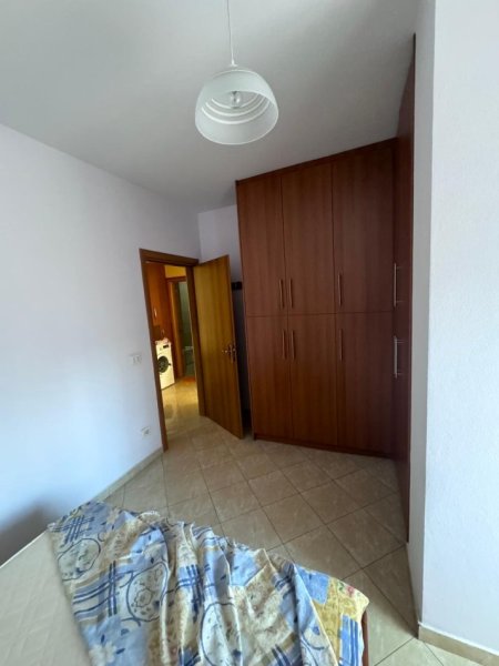Tirane, jepet me qera apartament 1+1+Ballkon Kati 5, 75 m² 450 € (Don Bosko te golden day)
