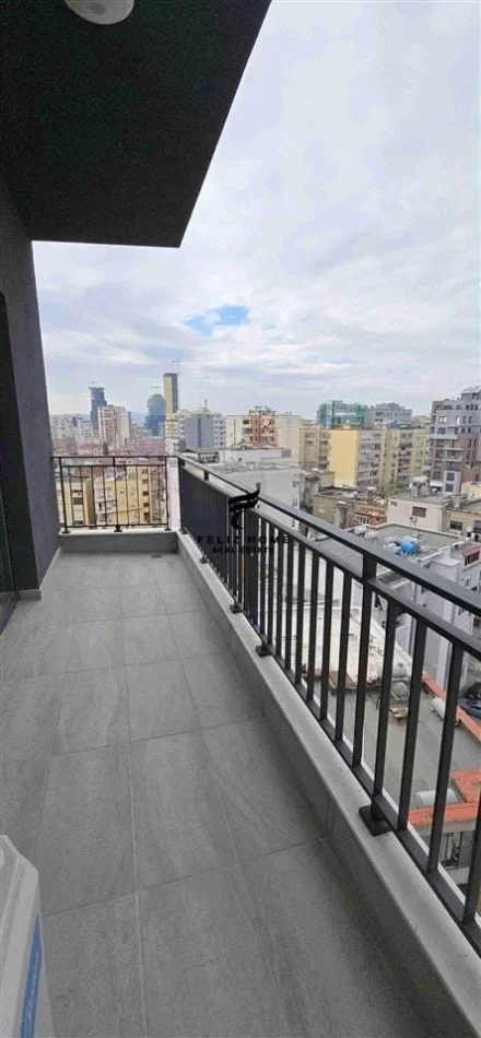 Tirane, jepet me qera apartament 1+1+Ballkon Kati 8, 69 m² 700 € (PAZARI I RI)