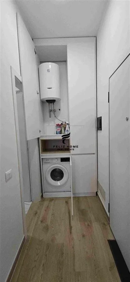 Tirane, jepet me qera apartament 1+1+Ballkon Kati 8, 69 m² 700 € (PAZARI I RI)