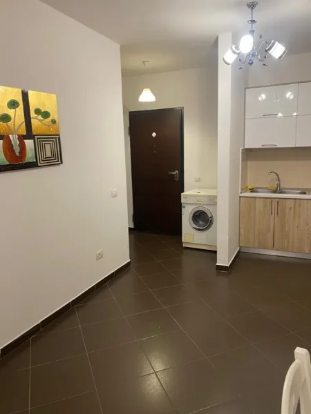 Tirane, jepet me qera apartament 1+1 , 60 m² 500 € (Rr Qemal Stafa)