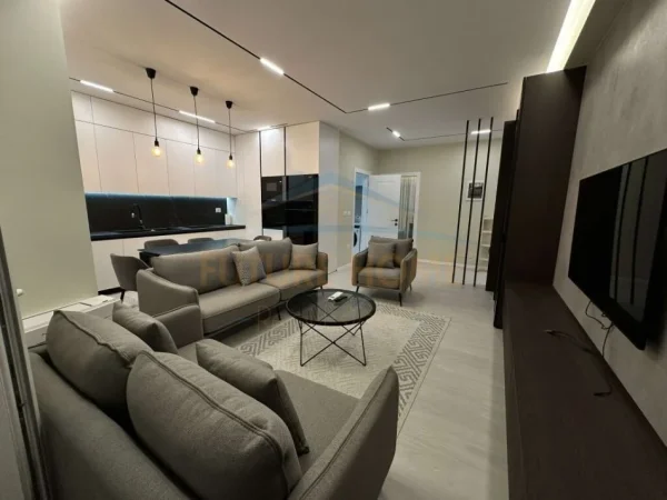 Tirane, jepet me qera apartament 2+1 Kati 7, 104 m² 900 € (UNAZA RE)  UNA49383