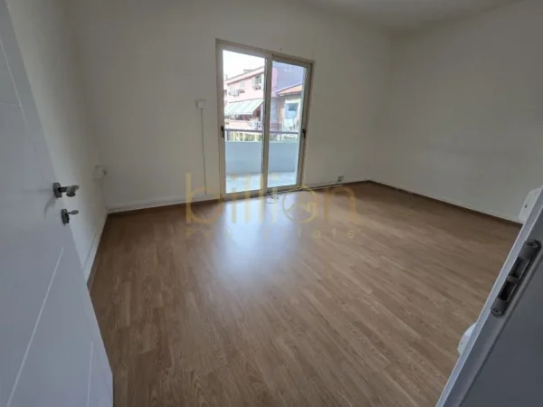 Tirane, jepet me qera zyre Kati 2, 150 m² 1.500 € (Rruga Komuna e Parisit, Tirana, Albania)