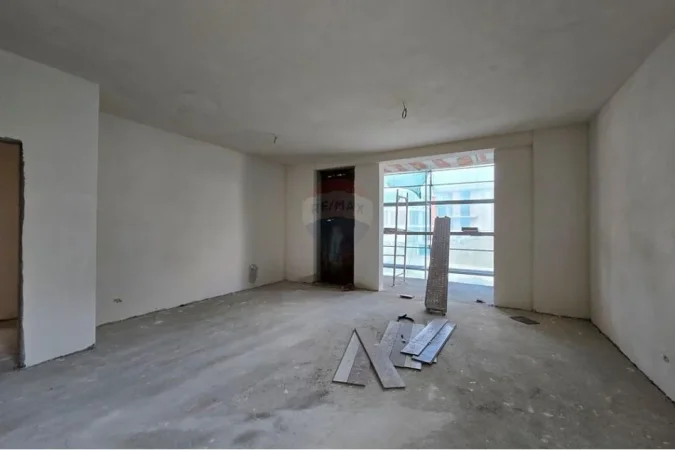 Tirane, shitet apartament 2+1+Ballkon , 193 m² 320.000 € 