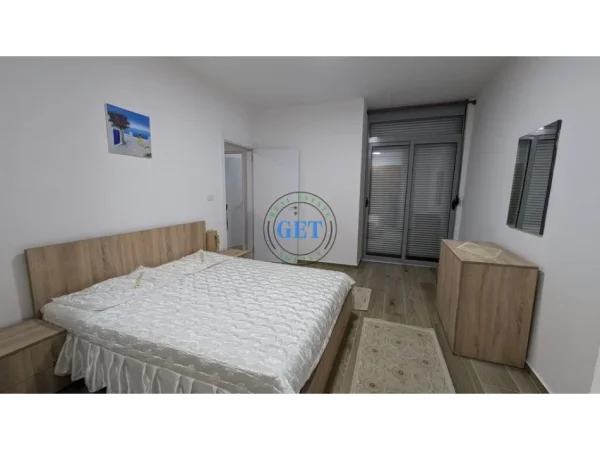 Durres, jepet me qera apartament 2+1+Ballkon Kati 2, 80 m² 400 € (Stacioni Trenit)