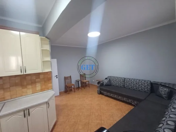 Durres, jepet me qera apartament 1+1+Ballkon Kati 3, 55 m² 300 € (Zjarrfiksia)