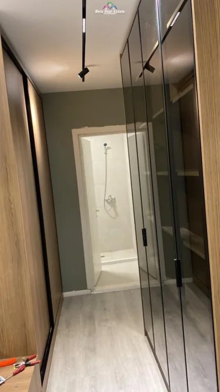 Tirane, jepet me qera apartament 2+1 Kati 7, 93 m² 600 € (ali demi)