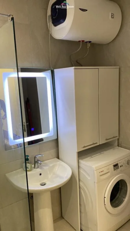 Tirane, jepet me qera apartament 2+1 Kati 7, 93 m² 600 € (ali demi)