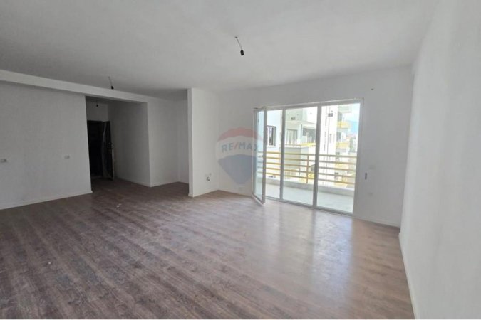 Tirane, shitet apartament 2+1+Ballkon Kati 3, 114 m² 192.000 € 