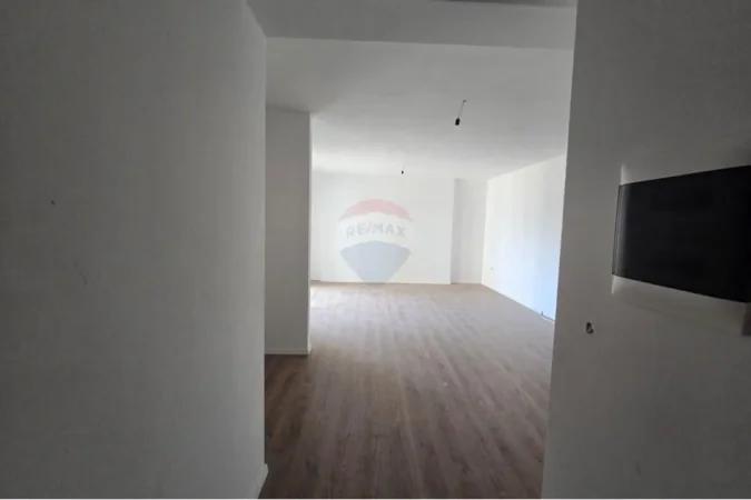 Tirane, shitet apartament 2+1+Ballkon Kati 3, 114 m² 192.000 € 