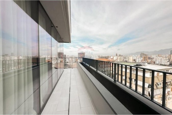 Tirane, jepet me qera apartament 2+1+Ballkon Kati 7, 115 m² 2.000 € 