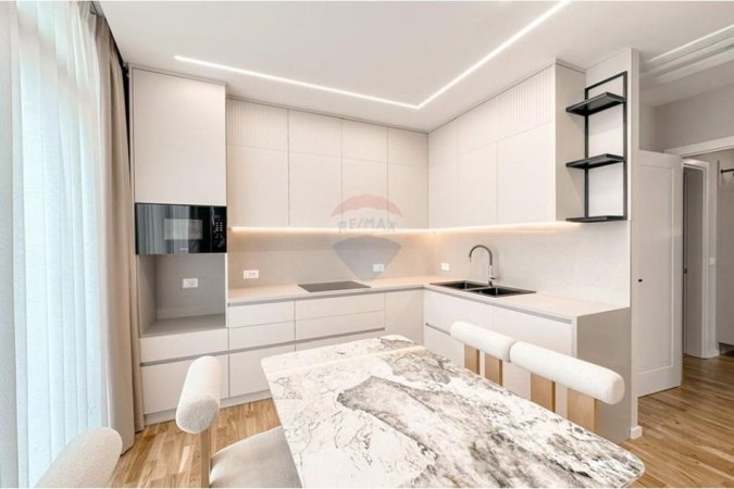 Tirane, jepet me qera apartament 2+1+Ballkon Kati 7, 115 m² 2.000 € 