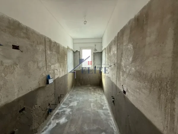 Tirane, shitet apartament 2+1+Ballkon Kati 4, 103 m² 102.780 € (Paskuqan)